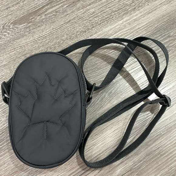 Lululemon Team Canada 22 Future Legacy Crossbody Bag Black - Picture 2 of 6